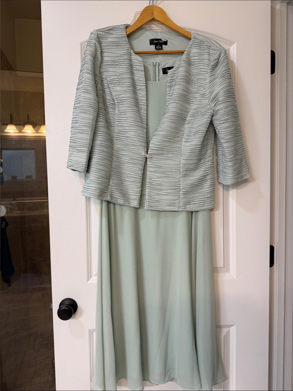 Jessica Howard Mint Green Two-Piece Midi Dress with Textured Jacket